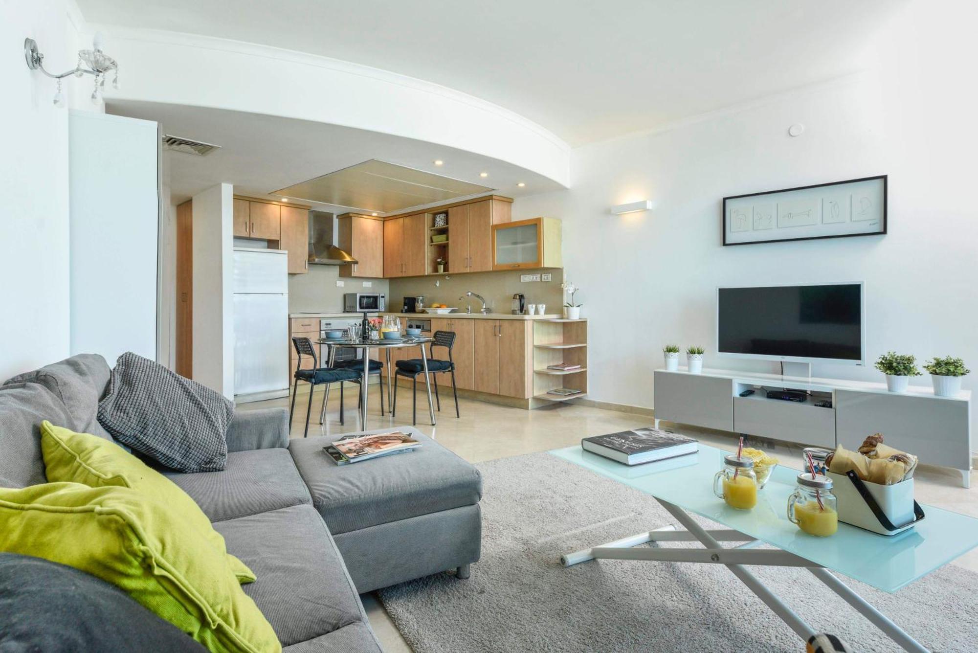 Superb Beachfront Apartments With Shelter By Sea N' Rent Tel Aviv Dış mekan fotoğraf