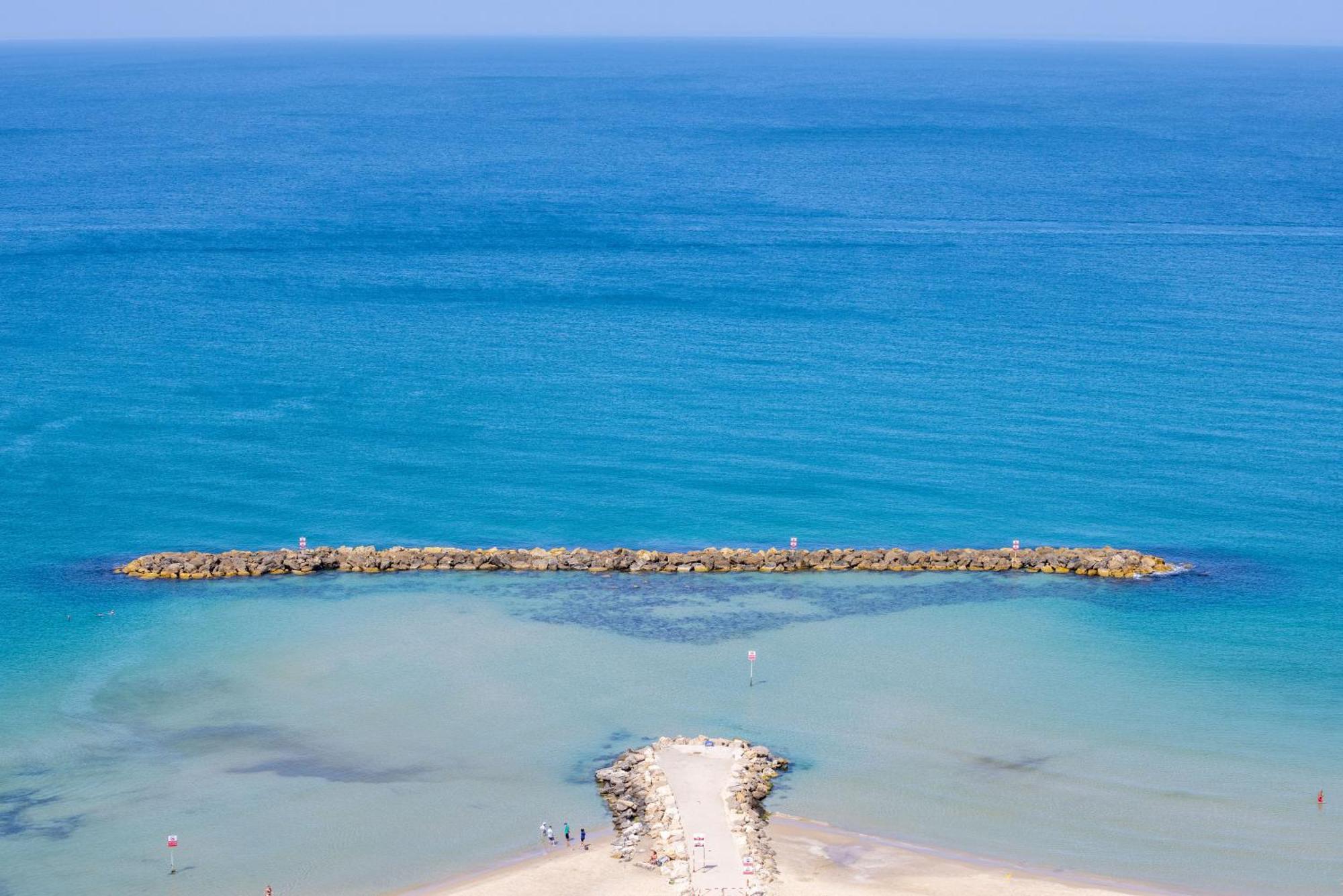 Superb Beachfront Apartments With Shelter By Sea N' Rent Tel Aviv Dış mekan fotoğraf