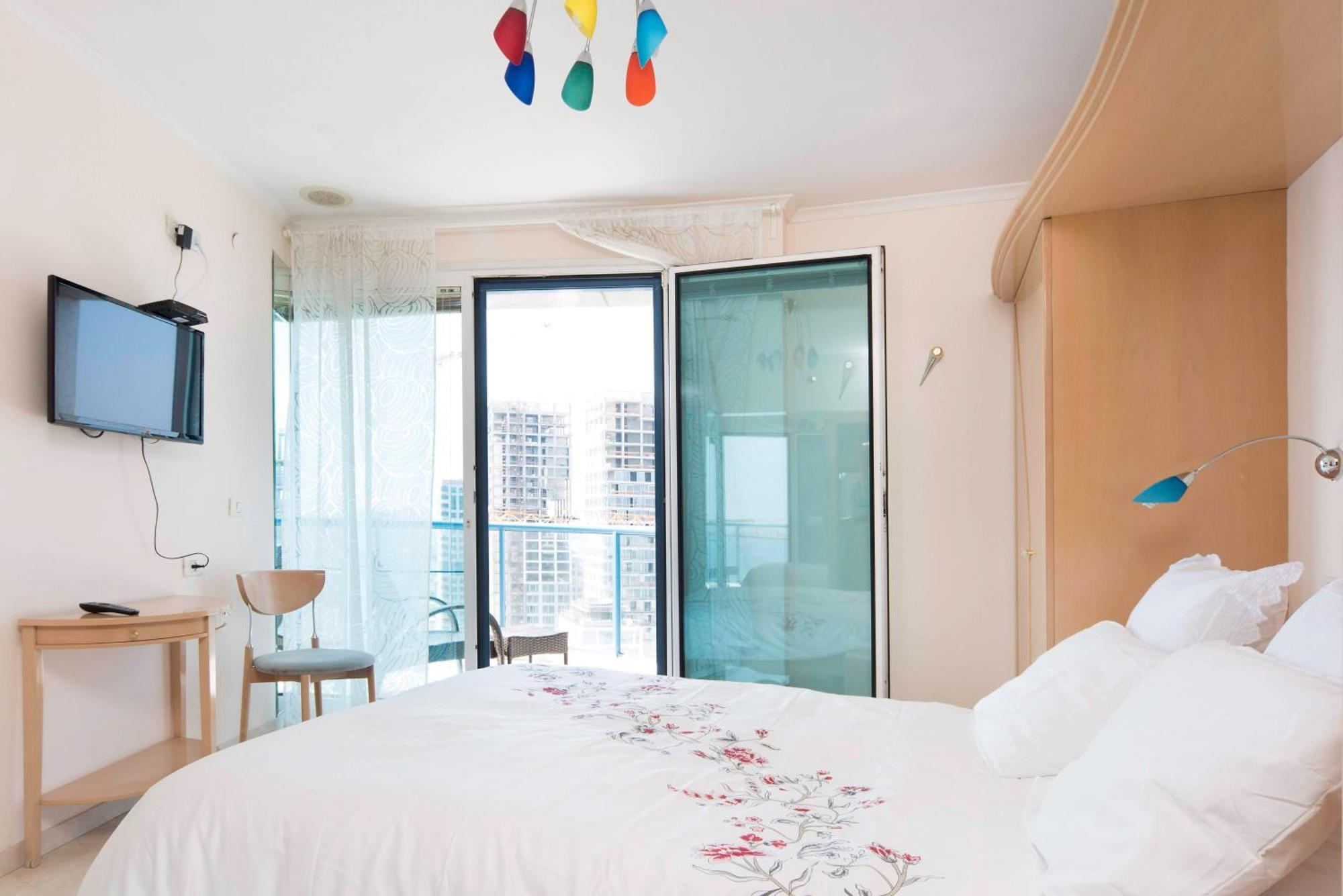 Superb Beachfront Apartments With Shelter By Sea N' Rent Tel Aviv Dış mekan fotoğraf
