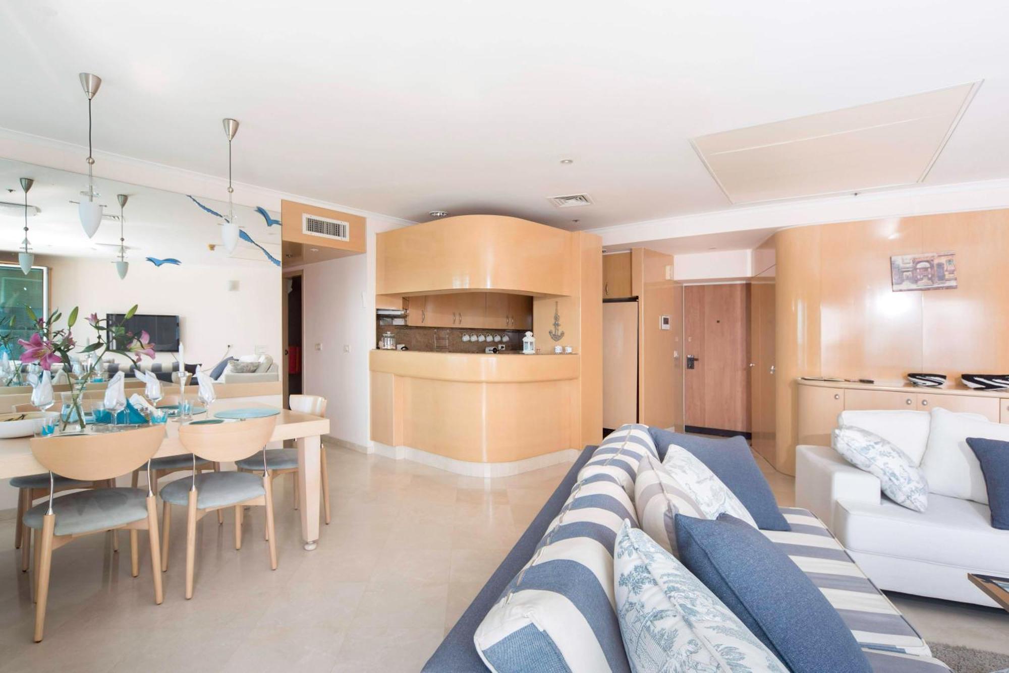 Superb Beachfront Apartments With Shelter By Sea N' Rent Tel Aviv Dış mekan fotoğraf