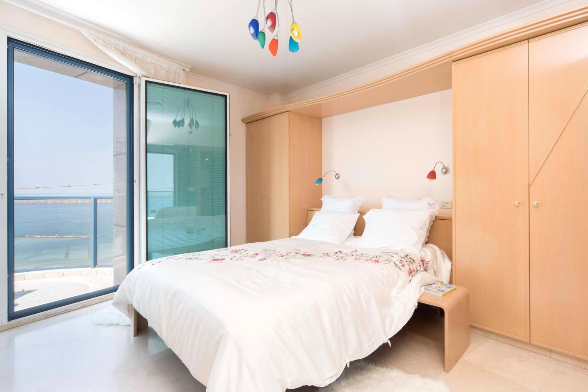 Superb Beachfront Apartments With Shelter By Sea N' Rent Tel Aviv Dış mekan fotoğraf