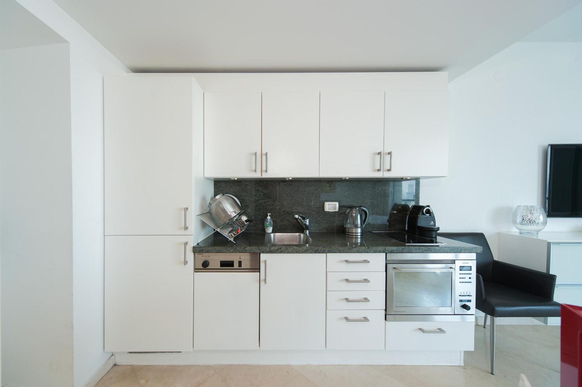 Superb Beachfront Apartments With Shelter By Sea N' Rent Tel Aviv Oda fotoğraf