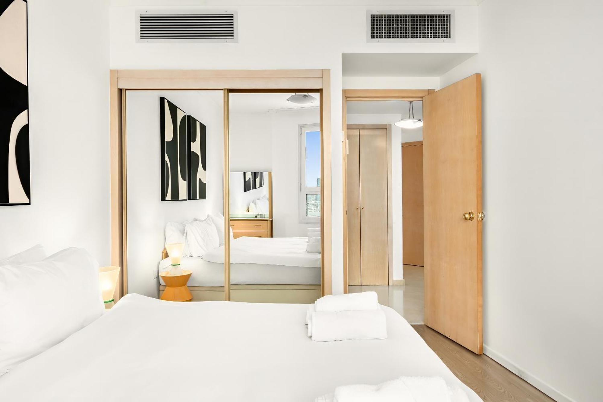 Superb Beachfront Apartments With Shelter By Sea N' Rent Tel Aviv Dış mekan fotoğraf